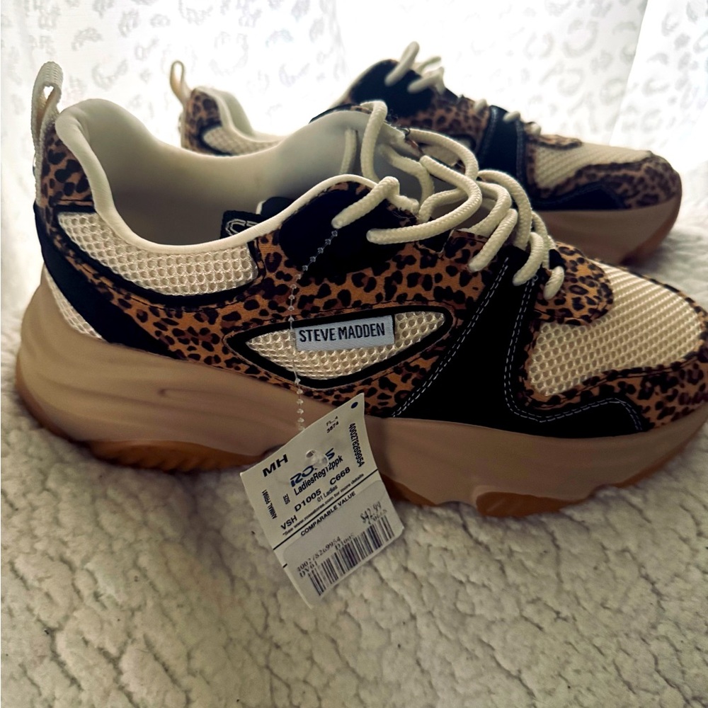 Steve Madden Sneakers